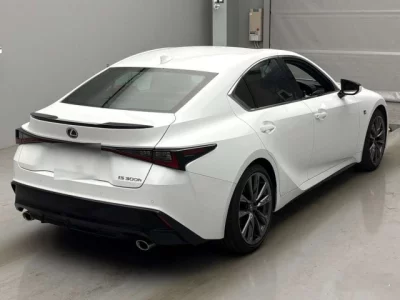 Lexus IS