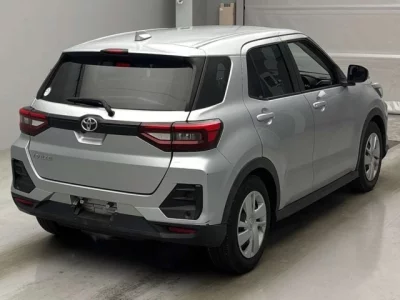 Toyota RAIZE  с аукциона в Японии