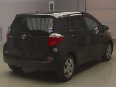 Toyota RACTIS  с аукциона в Японии