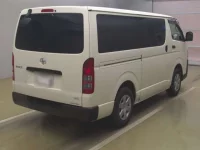 Toyota HIACE VAN лот № 76001 оценка 3  с аукциона в Японии 1