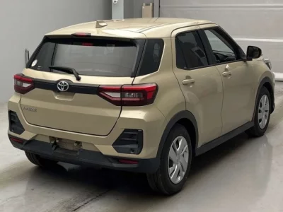 Toyota RAIZE  с аукциона в Японии