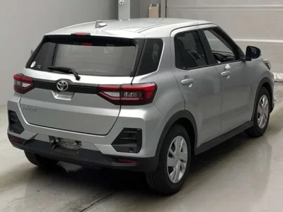 Toyota RAIZE  с аукциона в Японии