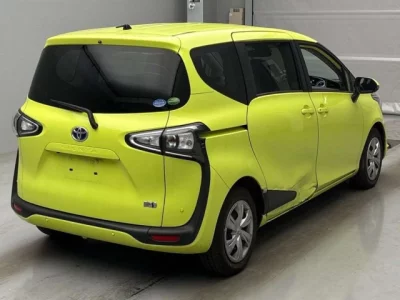 Toyota SIENTA  с аукциона в Японии