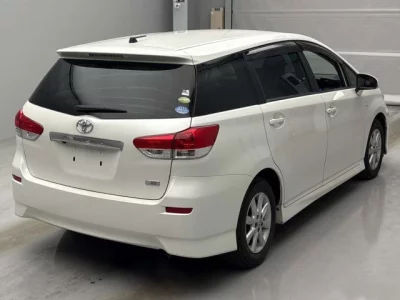Toyota WISH  с аукциона в Японии