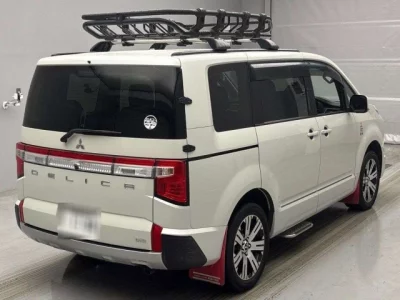 Mitsubishi DELICA D5
