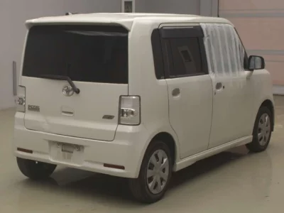 Toyota PIXIS SPACE