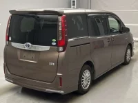 Toyota NOAH лот № 266 оценка R  с аукциона в Японии 1