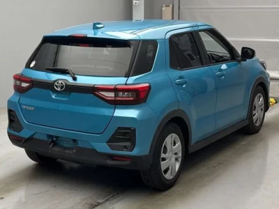 Toyota RAIZE  с аукциона в Японии