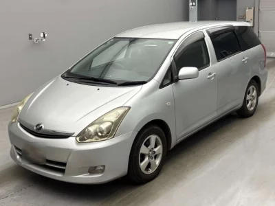Toyota WISH  с аукциона в Японии