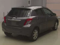 Toyota VITZ лот № 80543 оценка 3  с аукциона в Японии 1
