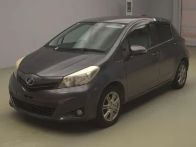 Toyota VITZ  с аукциона в Японии
