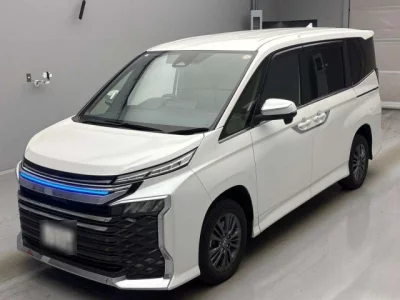 Toyota VOXY  с аукциона в Японии