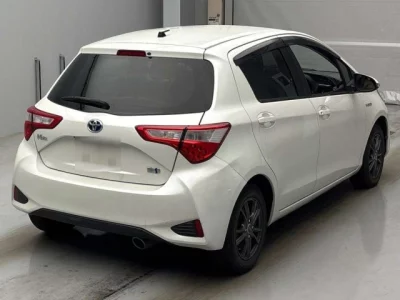 Toyota VITZ  с аукциона в Японии