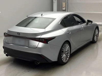 Lexus IS