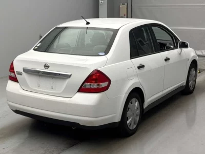 Nissan TIIDA LATIO