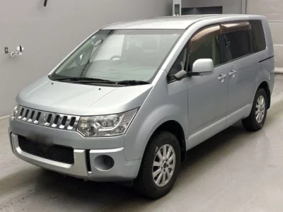 Mitsubishi DELICA D5