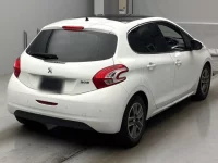 Peugeot 208 лот № 18166 оценка 4  с аукциона в Японии 1