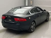 Jaguar XE лот № 5063 оценка 3.5  с аукциона в Японии 1