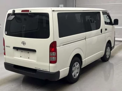 Toyota HIACE VAN  с аукциона в Японии