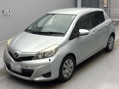 Toyota VITZ  с аукциона в Японии
