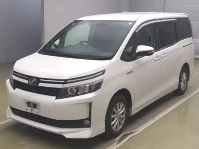 Toyota VOXY  с аукциона в Японии