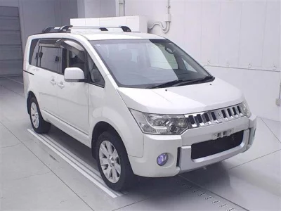 Mitsubishi DELICA D5
