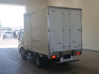 Toyota DYNA  с аукциона в Японии