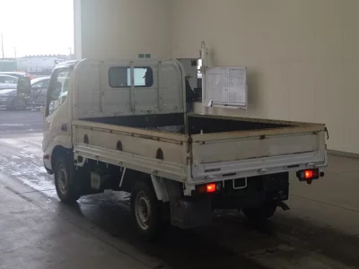 Toyota DYNA  с аукциона в Японии