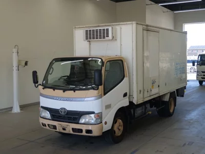 Toyota DYNA  с аукциона в Японии
