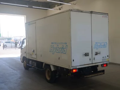 Toyota DYNA  с аукциона в Японии