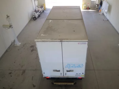 Toyota DYNA  с аукциона в Японии