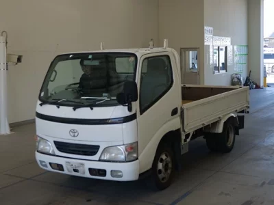 Toyota DYNA  с аукциона в Японии