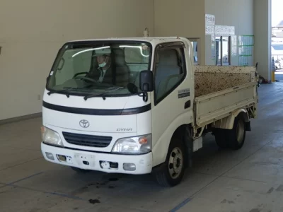 Toyota DYNA  с аукциона в Японии
