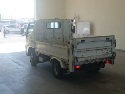 Toyota DYNA  с аукциона в Японии