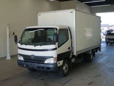 Toyota DYNA  с аукциона в Японии