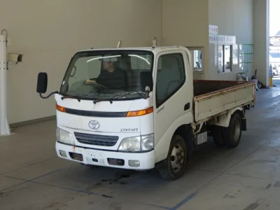 Toyota DYNA  с аукциона в Японии