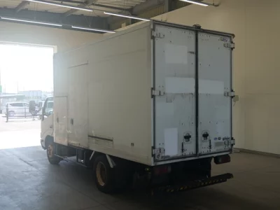Toyota DYNA  с аукциона в Японии