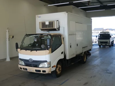 Toyota DYNA  с аукциона в Японии