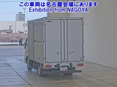 Toyota DYNA  с аукциона в Японии