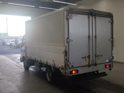 Toyota DYNA  с аукциона в Японии