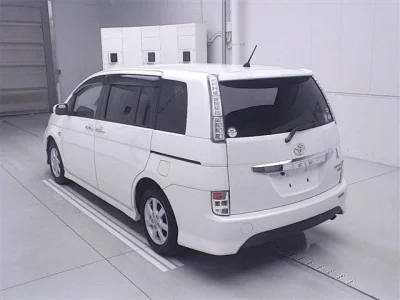 Toyota ISIS
