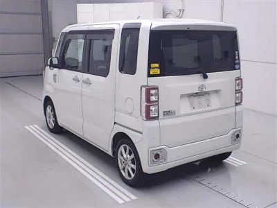 Toyota PIXIS MEGA