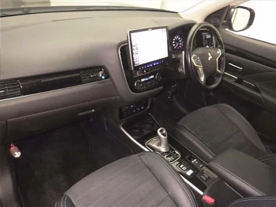 Mitsubishi OUTLANDER PHEV