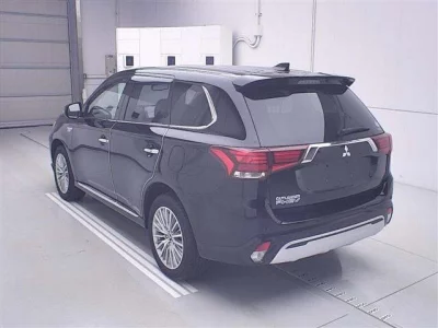 Mitsubishi OUTLANDER PHEV