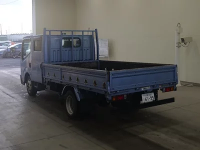 Nissan TRUCK
