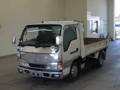 Nissan TRUCK
