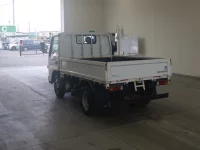 Nissan ATLAS лот № 1047 оценка R  с аукциона в Японии 1