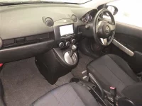 Mazda DEMIO лот № 70203 оценка 3  с аукциона в Японии 3