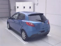 Mazda DEMIO лот № 70203 оценка 3  с аукциона в Японии 1