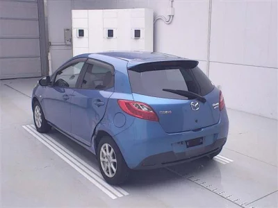 Mazda DEMIO  с аукциона в Японии